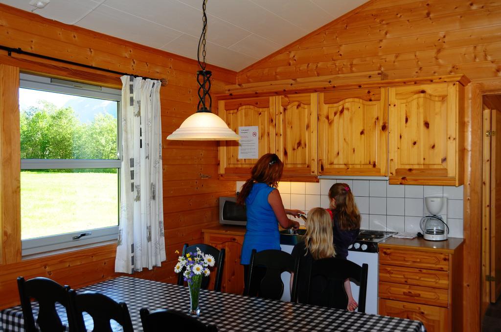 Boyum Camping Fjaerland Phòng bức ảnh